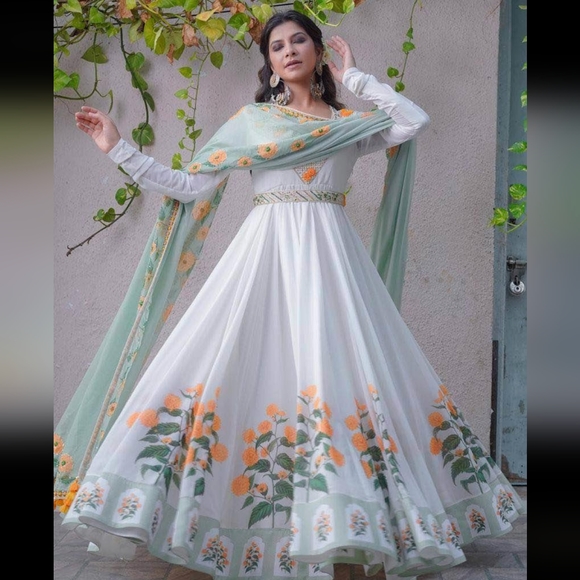 🪔 ANARKALI STYLE GOWN WITH DUPATTA  ( STOLE) - Picture 1 of 8